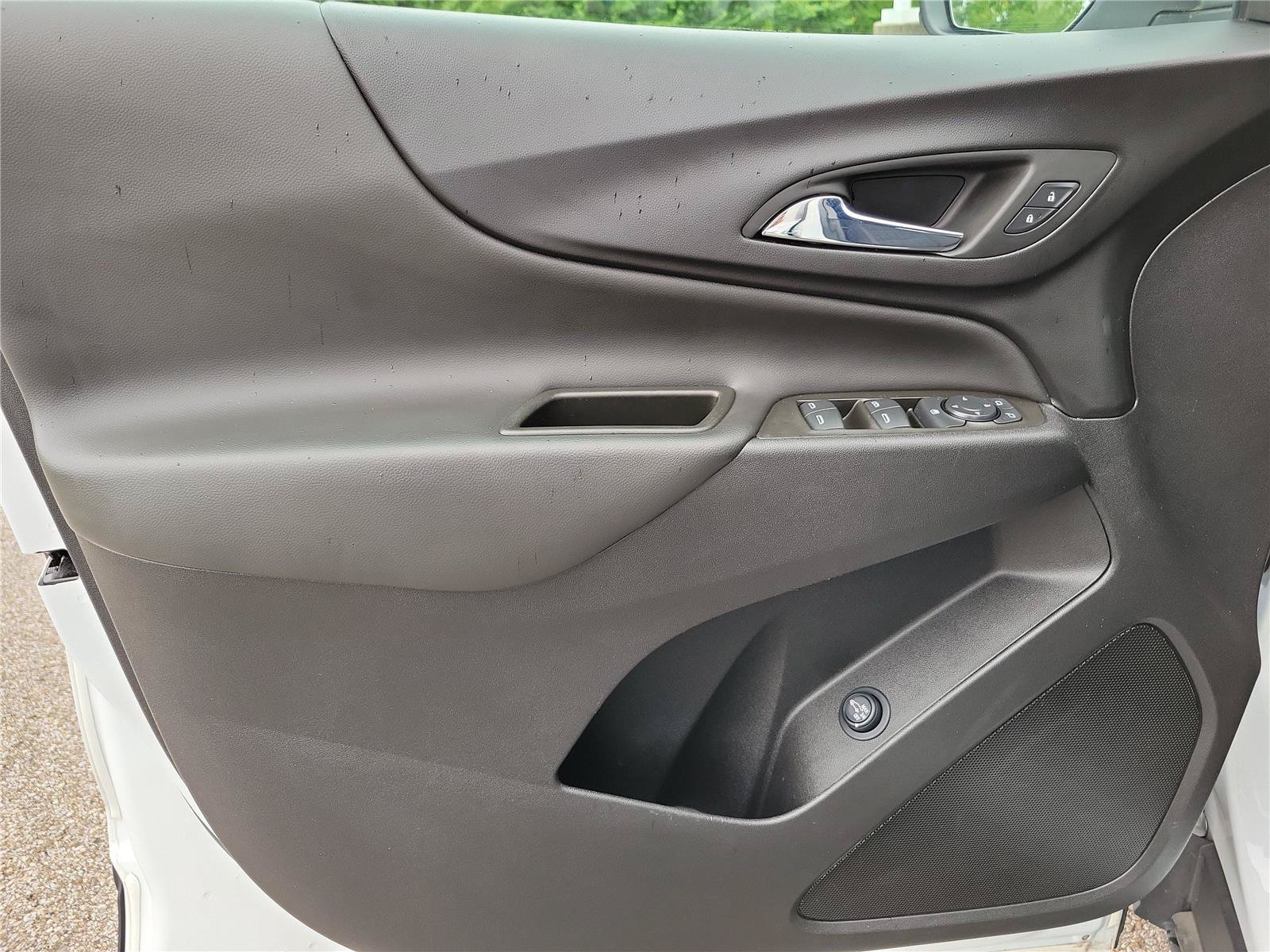 Used 2024 Chevrolet Equinox LT FWD image 22