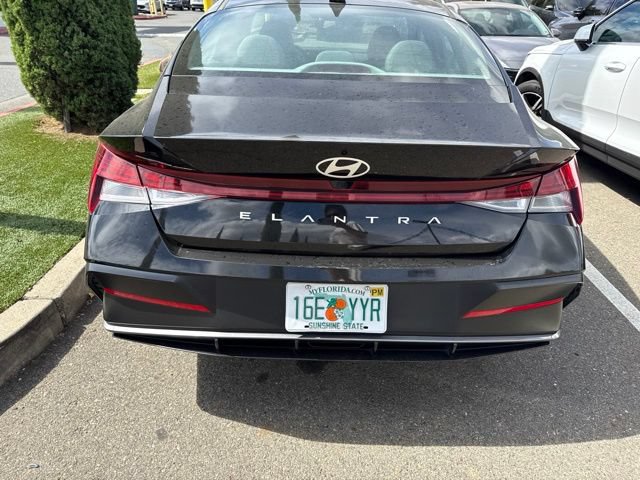 Used 2025 Hyundai Elantra SEL FWD image 3