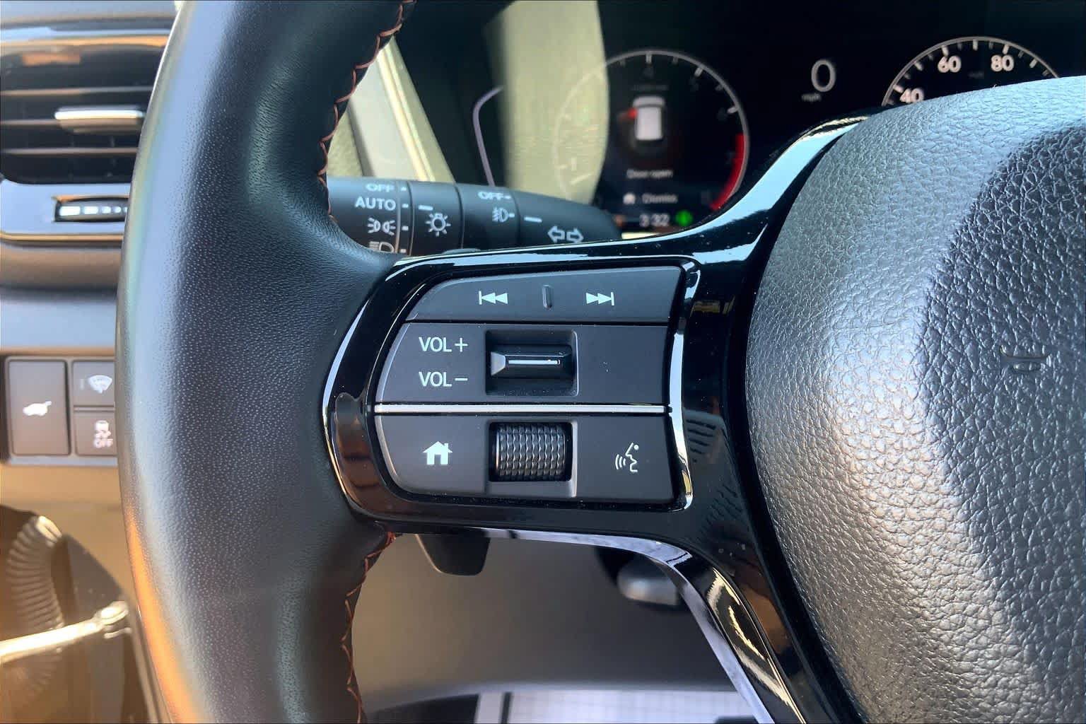 Used 2025 Honda Pilot TrailSport image 24