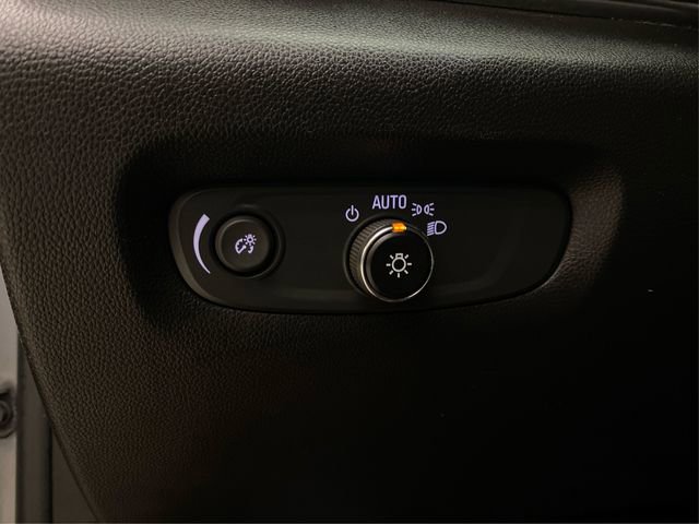 Used 2023 Chevrolet Traverse LT image 22