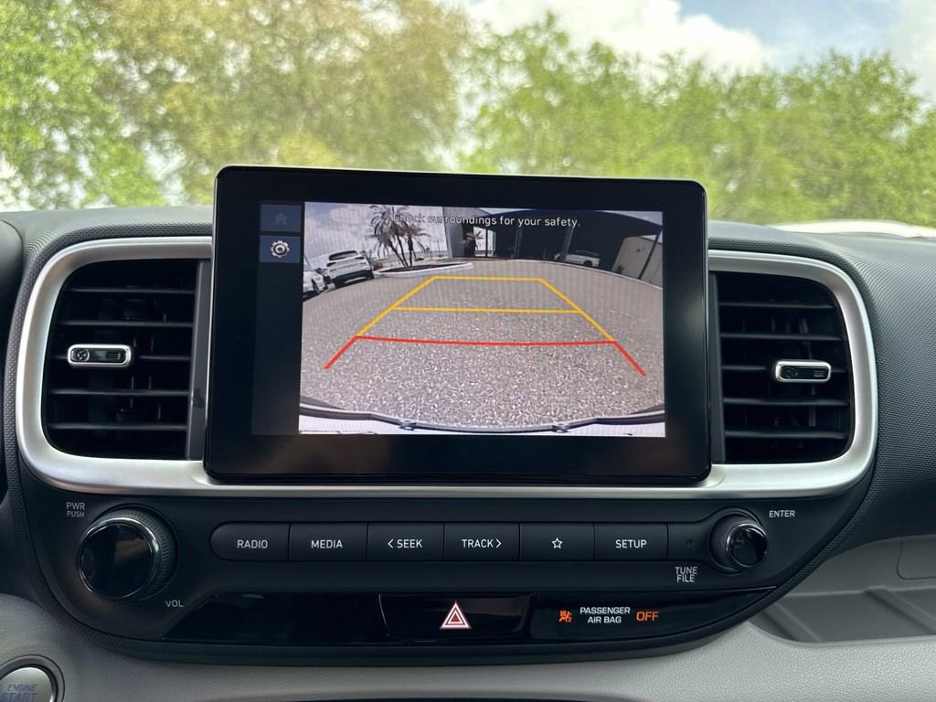 Used 2024 Hyundai Venue SEL FWD image 24