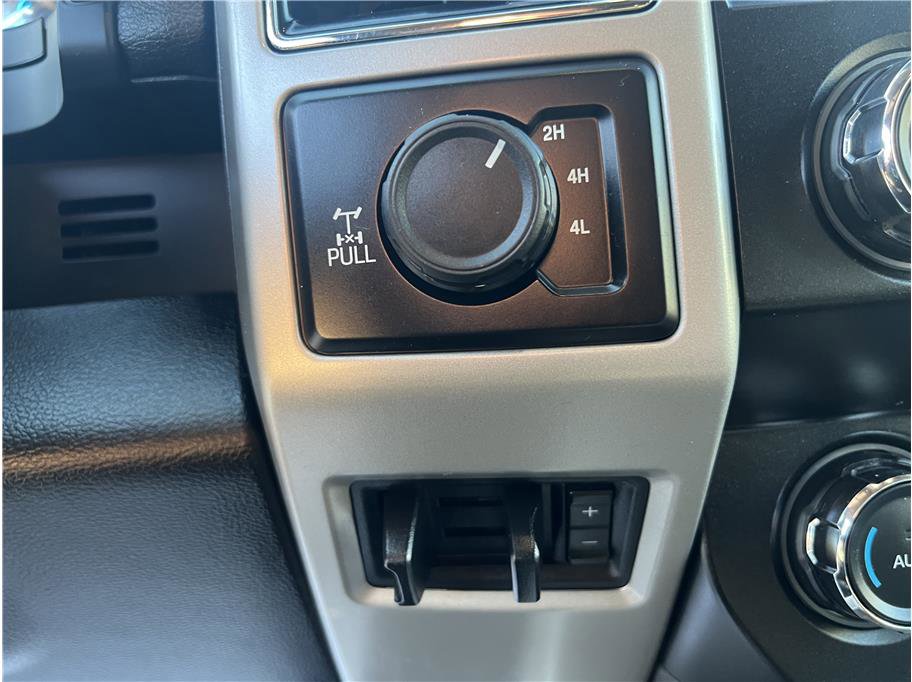 Used 2019 Ford F250 Lariat w/ Lariat Value Package image 26