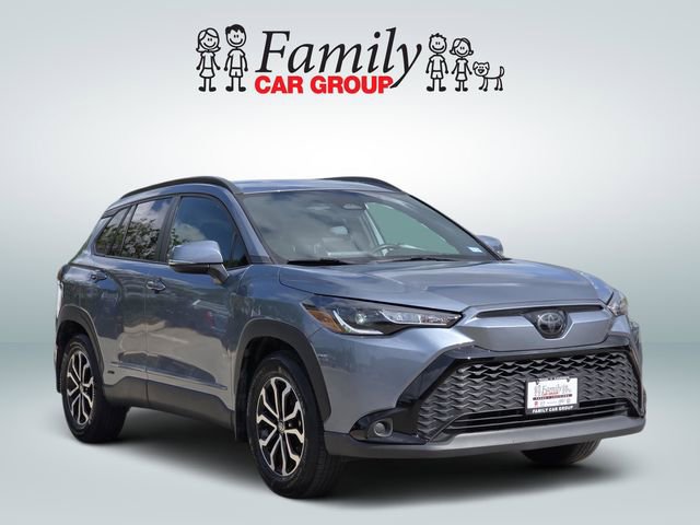 Used 2023 Toyota Corolla Cross SE w/ Moonroof Package image 2