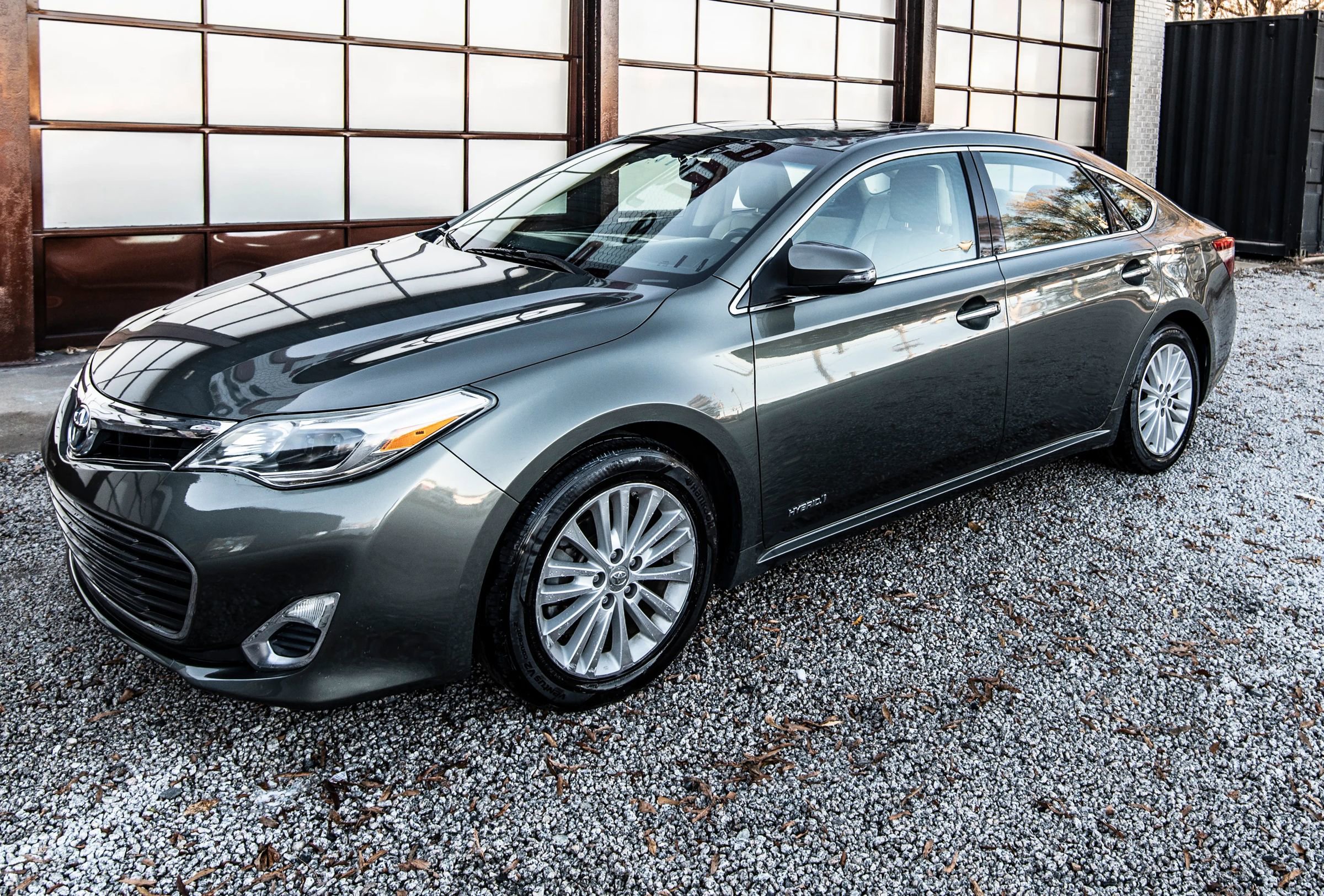 Used 2013 Toyota Avalon XLE Premium image 4