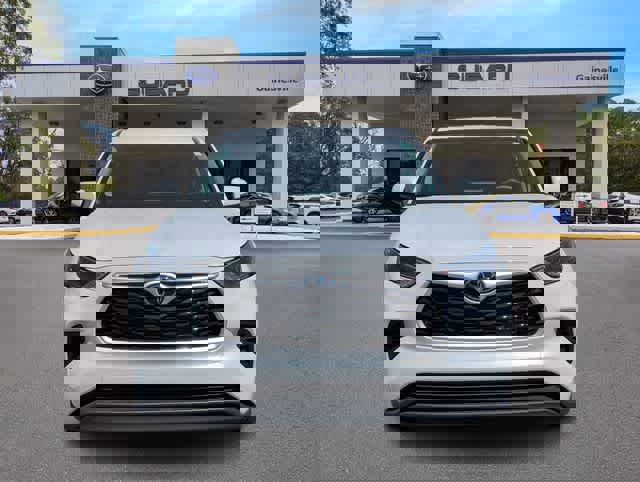 Used 2023 Toyota Highlander L image 9