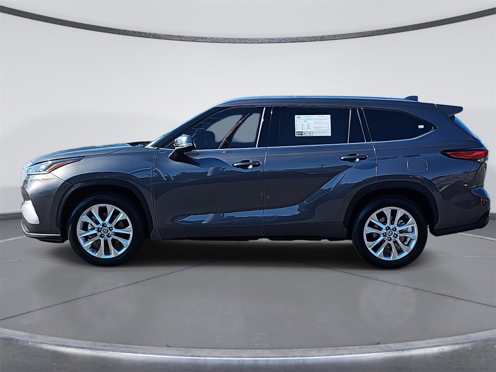 Used 2022 Toyota Highlander Limited image 6