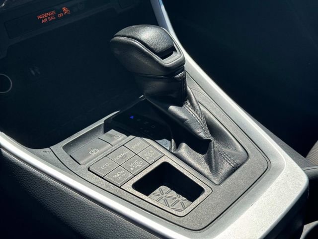 Used 2019 Toyota RAV4 XLE AWD/4WD image 28