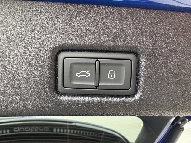 New 2025 Audi SQ5 Premium Plus image 38