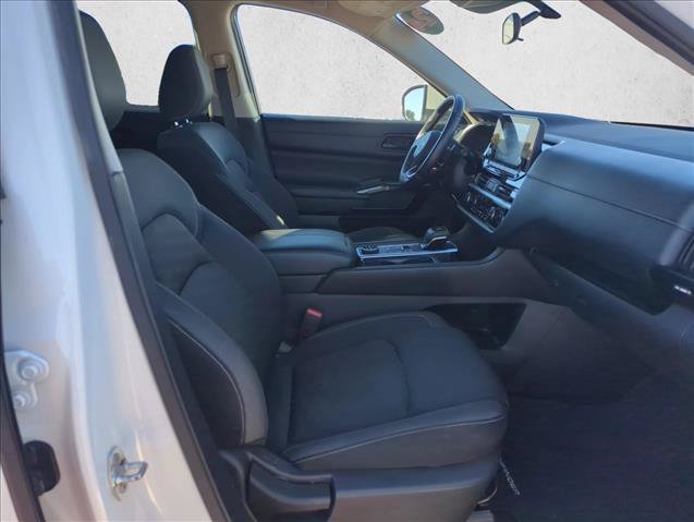 Used 2024 Nissan Pathfinder SV AWD/4WD image 22