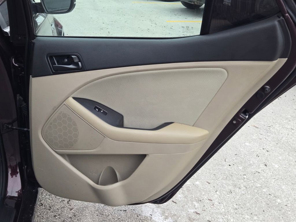 Used 2015 Kia Optima LX image 11