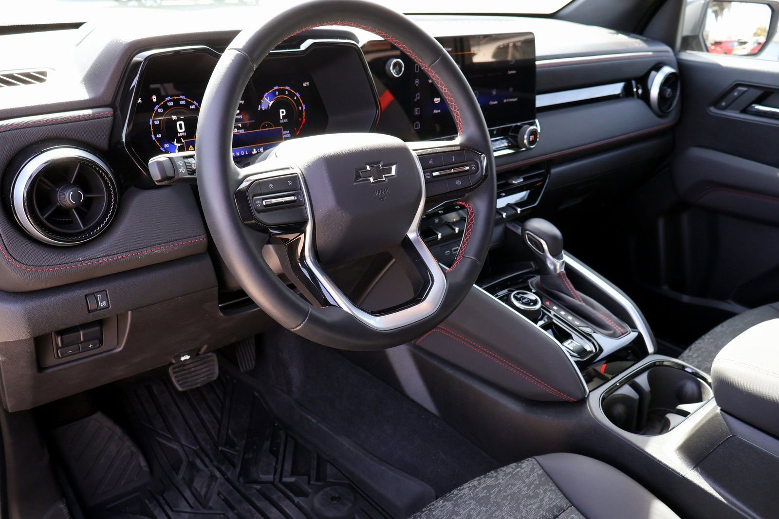 Used 2025 Chevrolet Colorado Z71 AWD/4WD image 21