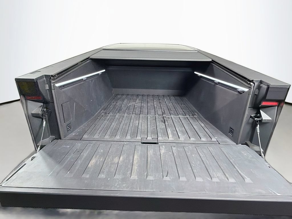 Used 2024 Tesla Cybertruck Cyberbeast AWD/4WD image 28