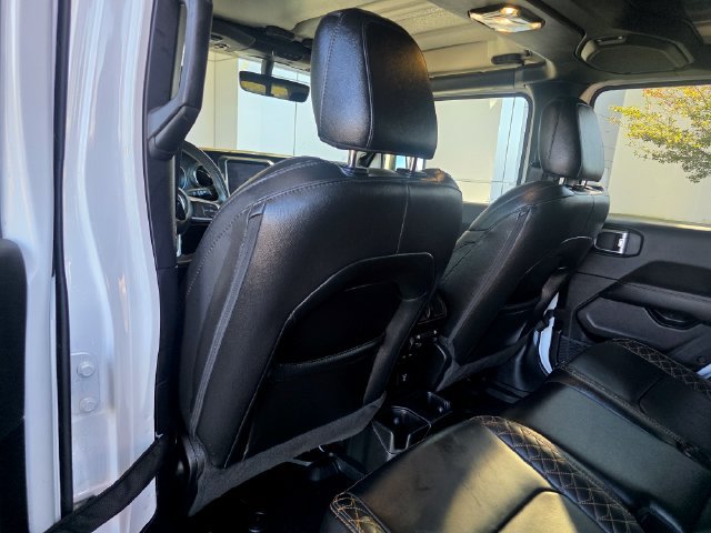 Used 2023 Jeep Gladiator Overland AWD/4WD image 18