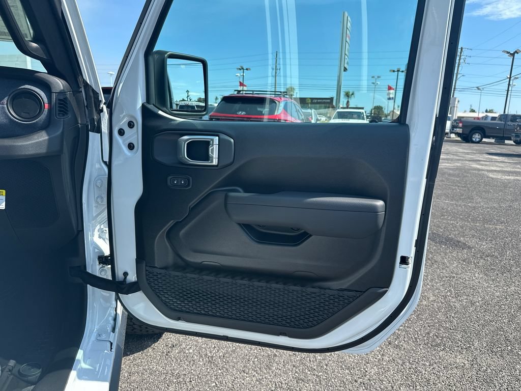 New 2026 Jeep Wrangler Unlimited Sport w/ Dual Top Group AWD/4WD image 17