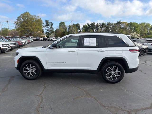 Used 2025 Jeep Grand Cherokee Limited AWD/4WD image 4