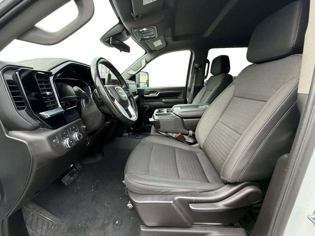 Used 2024 GMC Sierra 2500 SLE AWD/4WD image 9