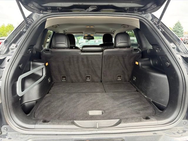 Used 2016 Jeep Cherokee Trailhawk AWD/4WD image 8