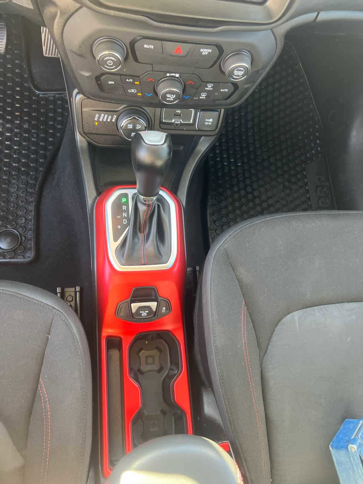 Used 2018 Jeep Renegade Trailhawk w/ UConnect 8.4 Nav Group image 18