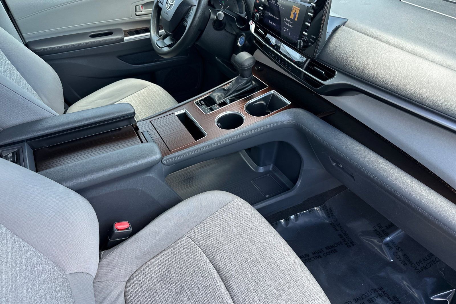 Certified 2023 Toyota Sienna LE image 18