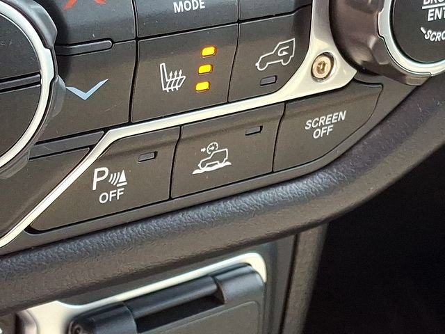 Used 2025 Jeep Wrangler Unlimited Sahara w/ Safety Group AWD/4WD image 22