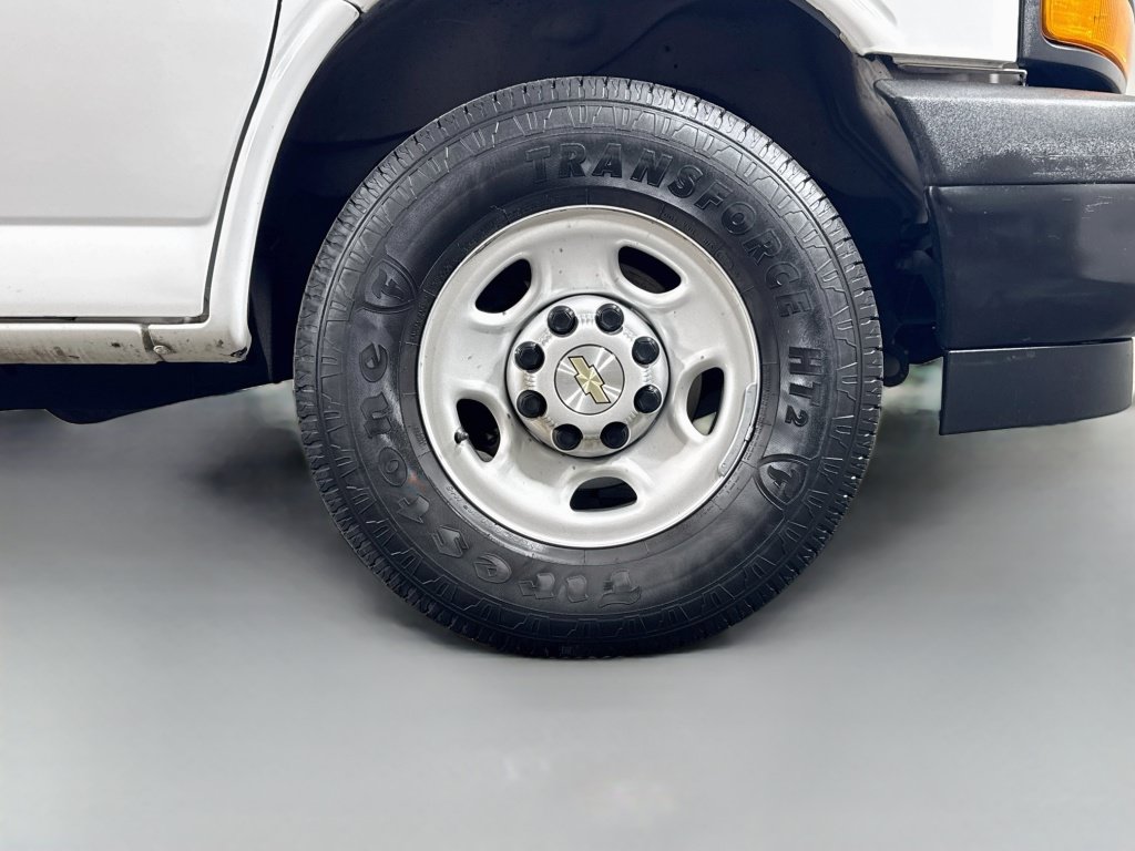 Used 2020 Chevrolet Express 3500 w/ Driver Convenience Package RWD image 9