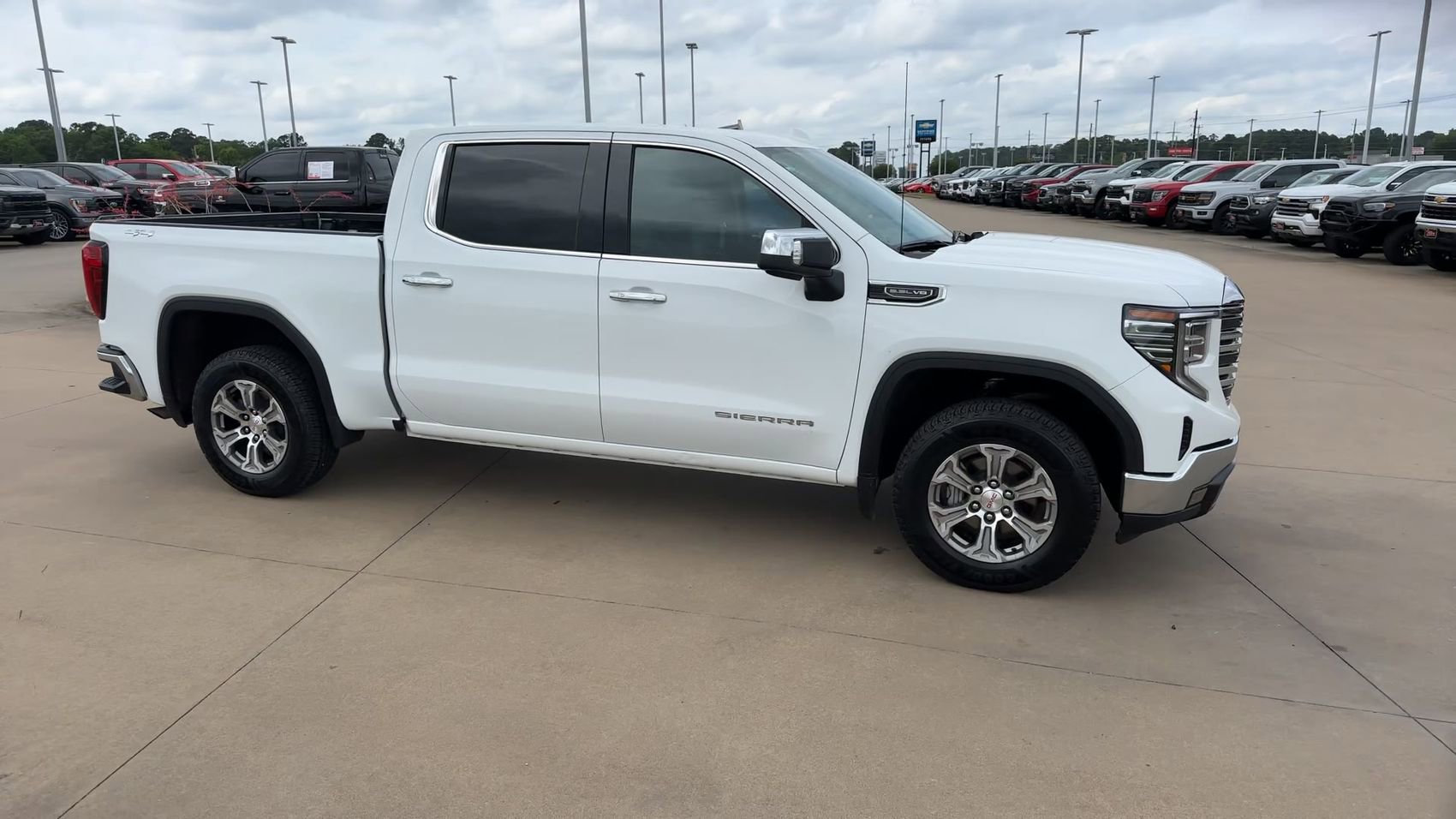 Used 2025 GMC Sierra 1500 SLT AWD/4WD image 2