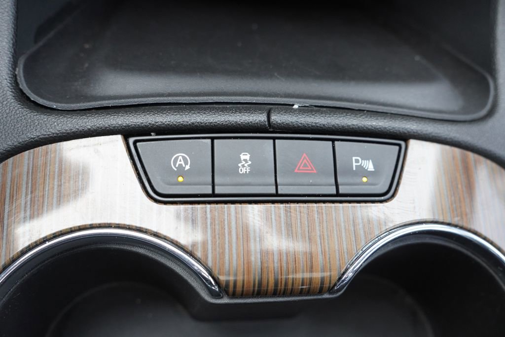 Certified 2023 GMC Acadia SLE image 32