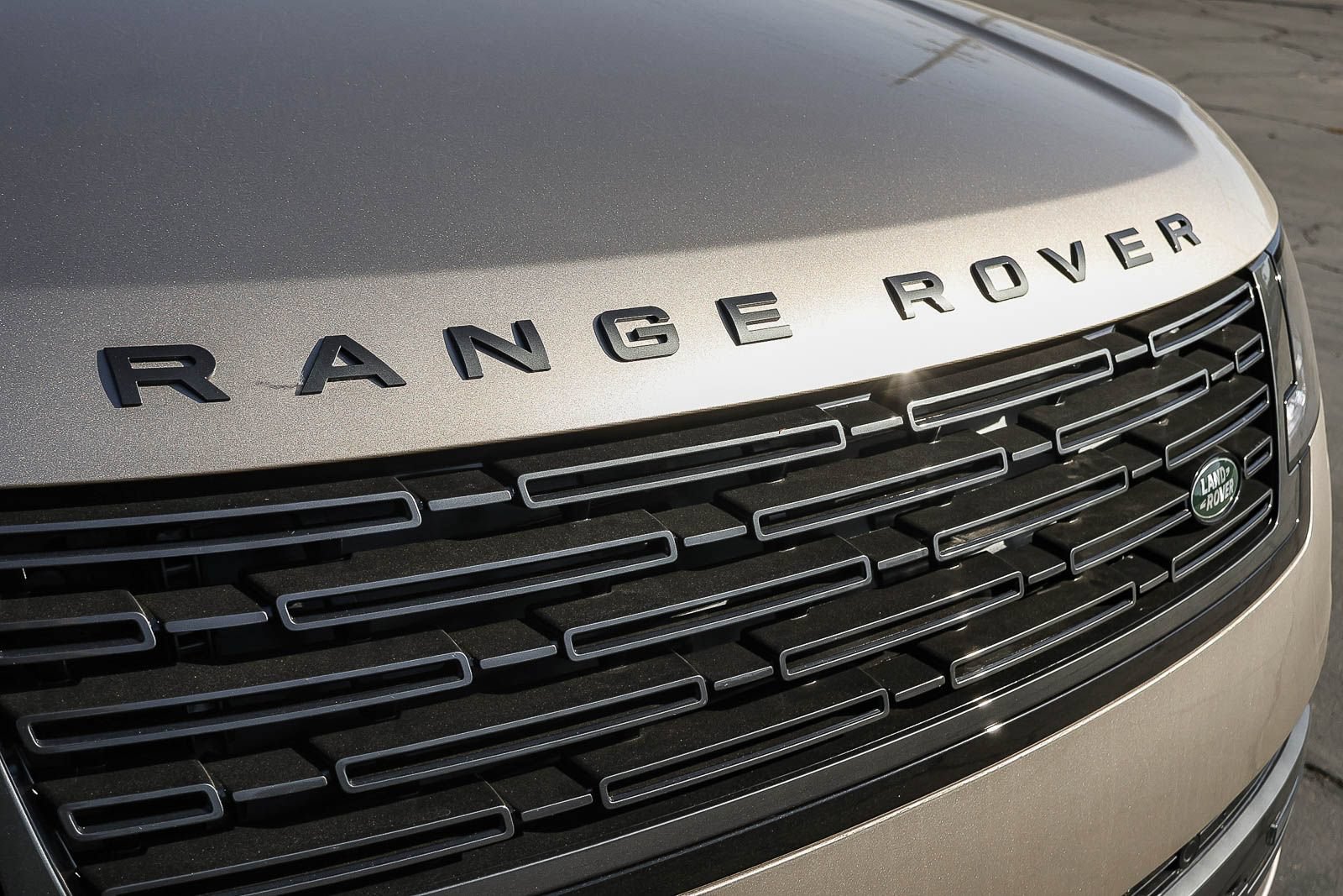 New 2026 Land Rover Range Rover Long Wheelbase SE AWD/4WD image 16