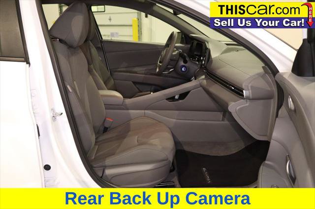 Used 2024 Hyundai Elantra SE FWD image 14