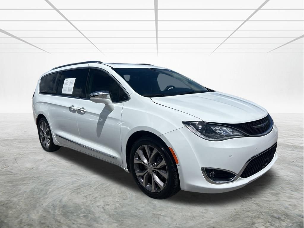 Used 2019 Chrysler Pacifica Limited w/ Tire & Wheel Group image 2