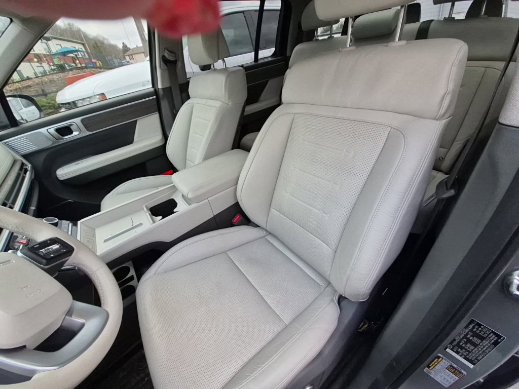 Used 2024 Hyundai Santa Fe Limited image 11