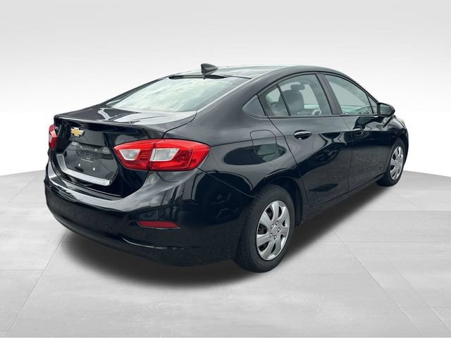 Used 2017 Chevrolet Cruze LS FWD image 4