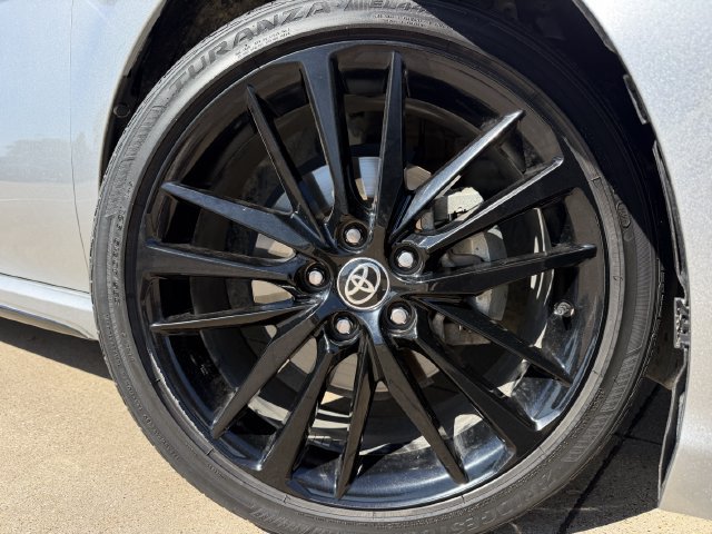 Used 2024 Toyota Camry XSE FWD image 9