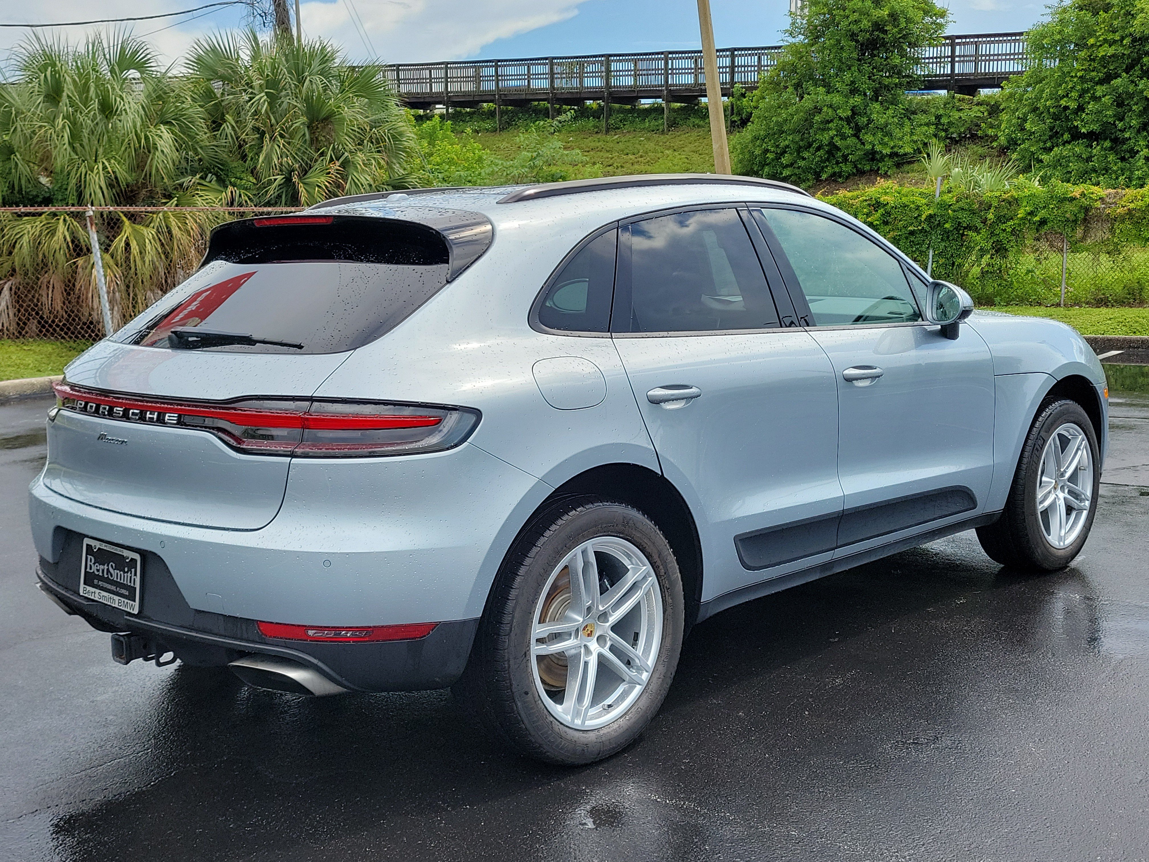 Used 2019 Porsche Macan AWD/4WD image 3