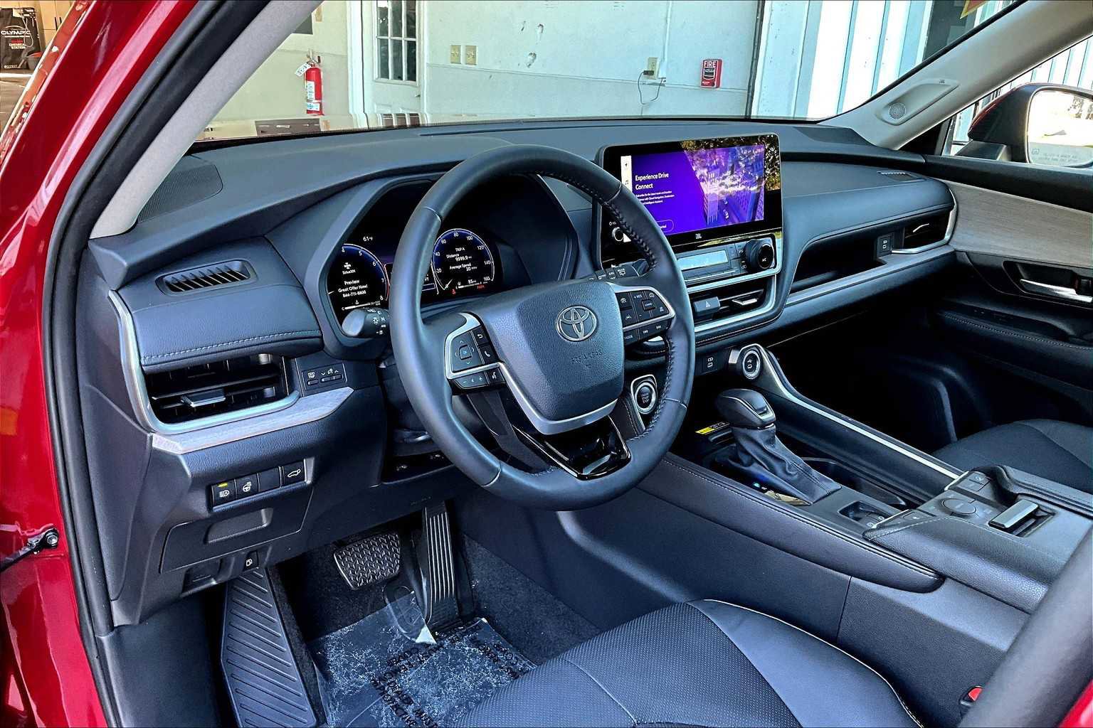 Used 2024 Toyota Grand Highlander Limited image 15