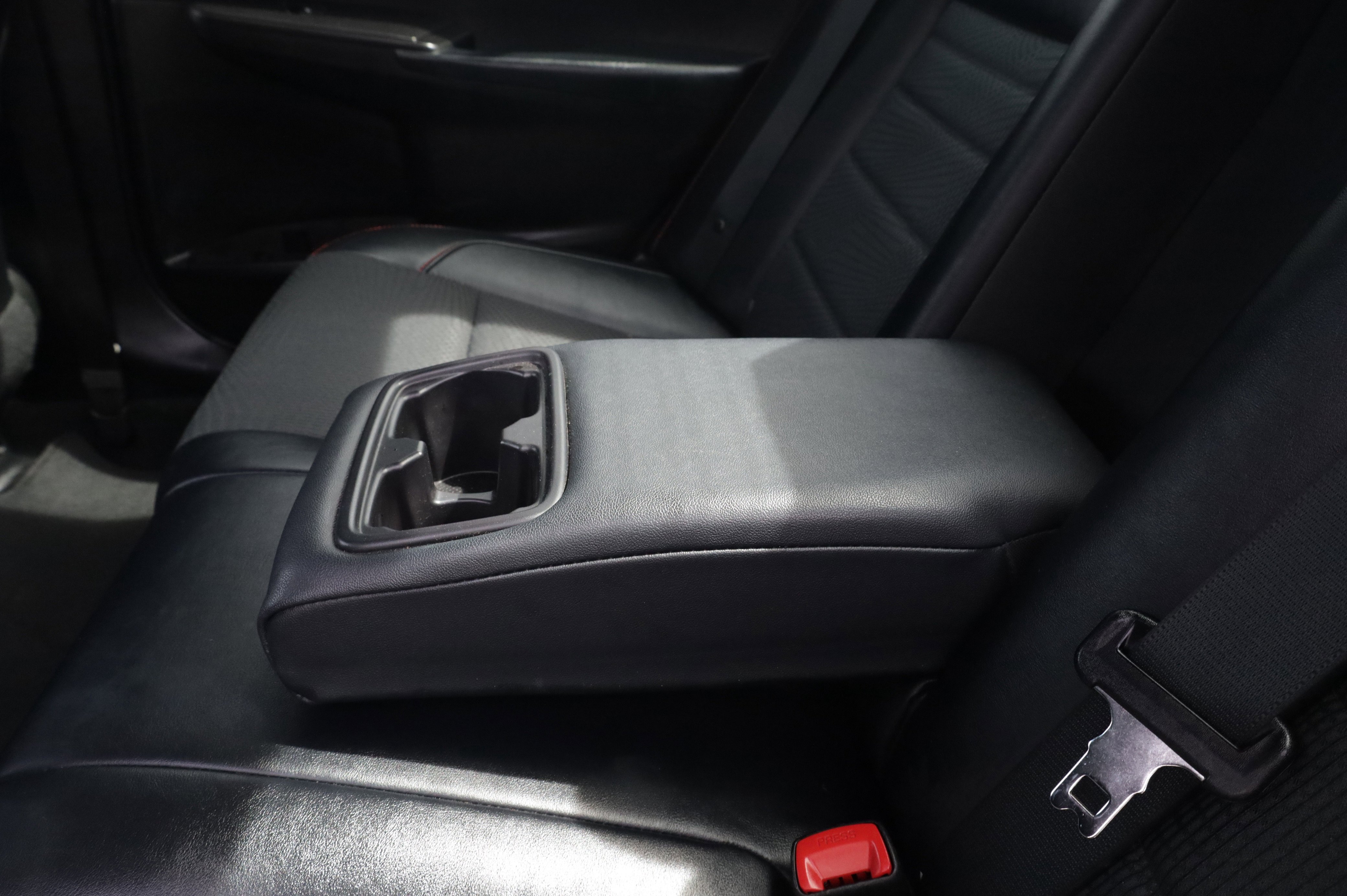 Used 2017 Toyota Camry SE FWD image 13