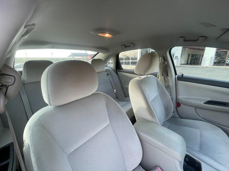 Used 2015 Chevrolet Impala LT FWD image 4