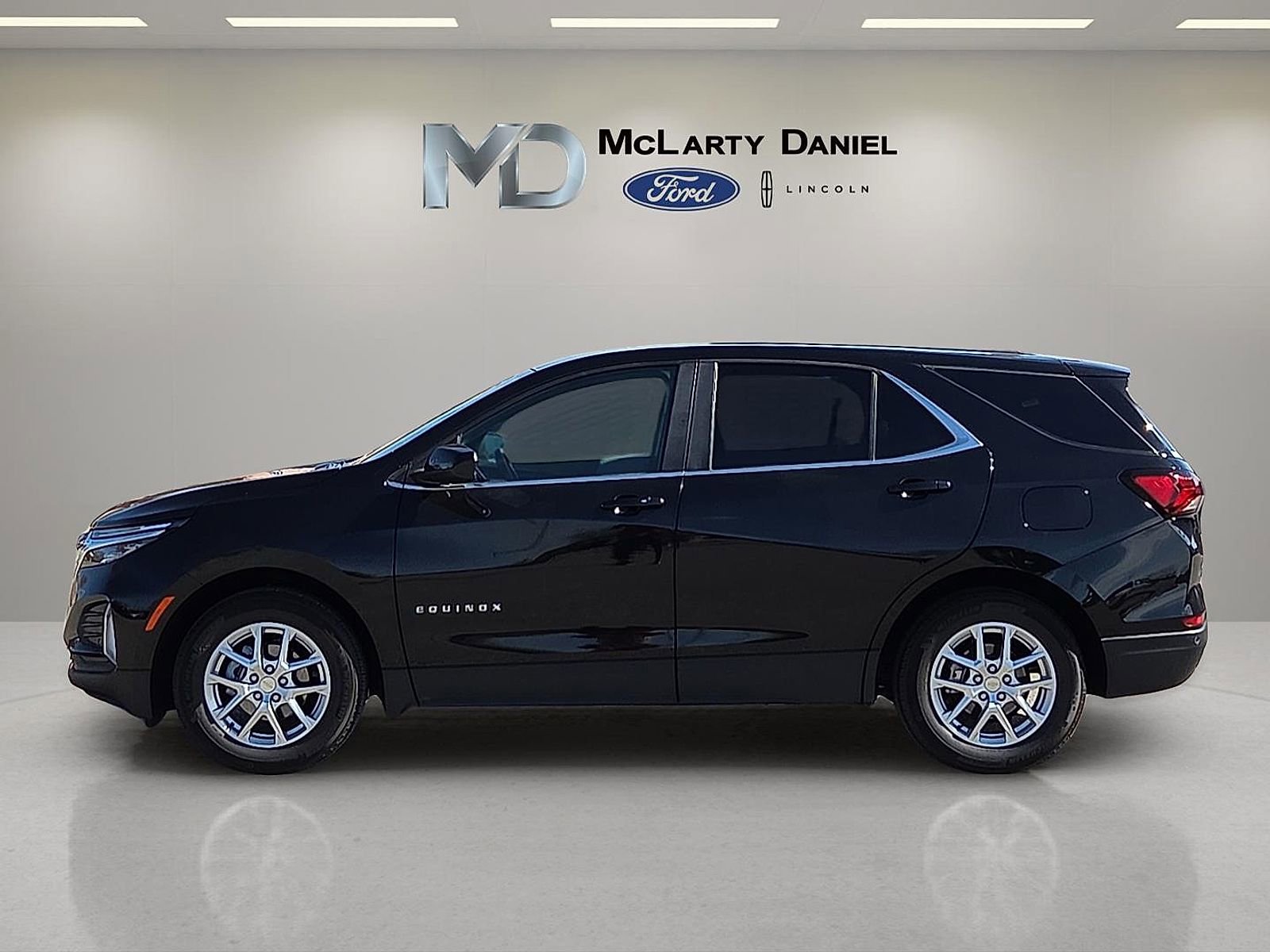 Used 2024 Chevrolet Equinox LT FWD image 3