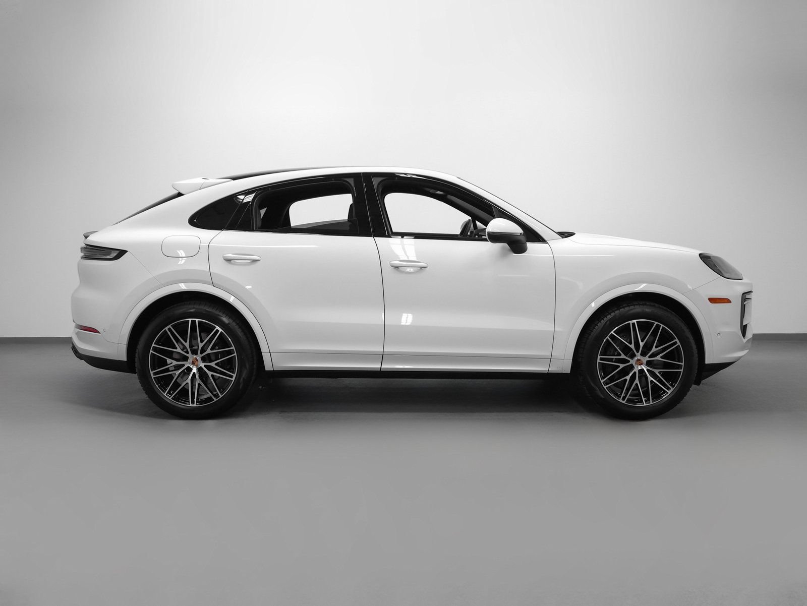 New 2026 Porsche Cayenne Coupe AWD/4WD image 13