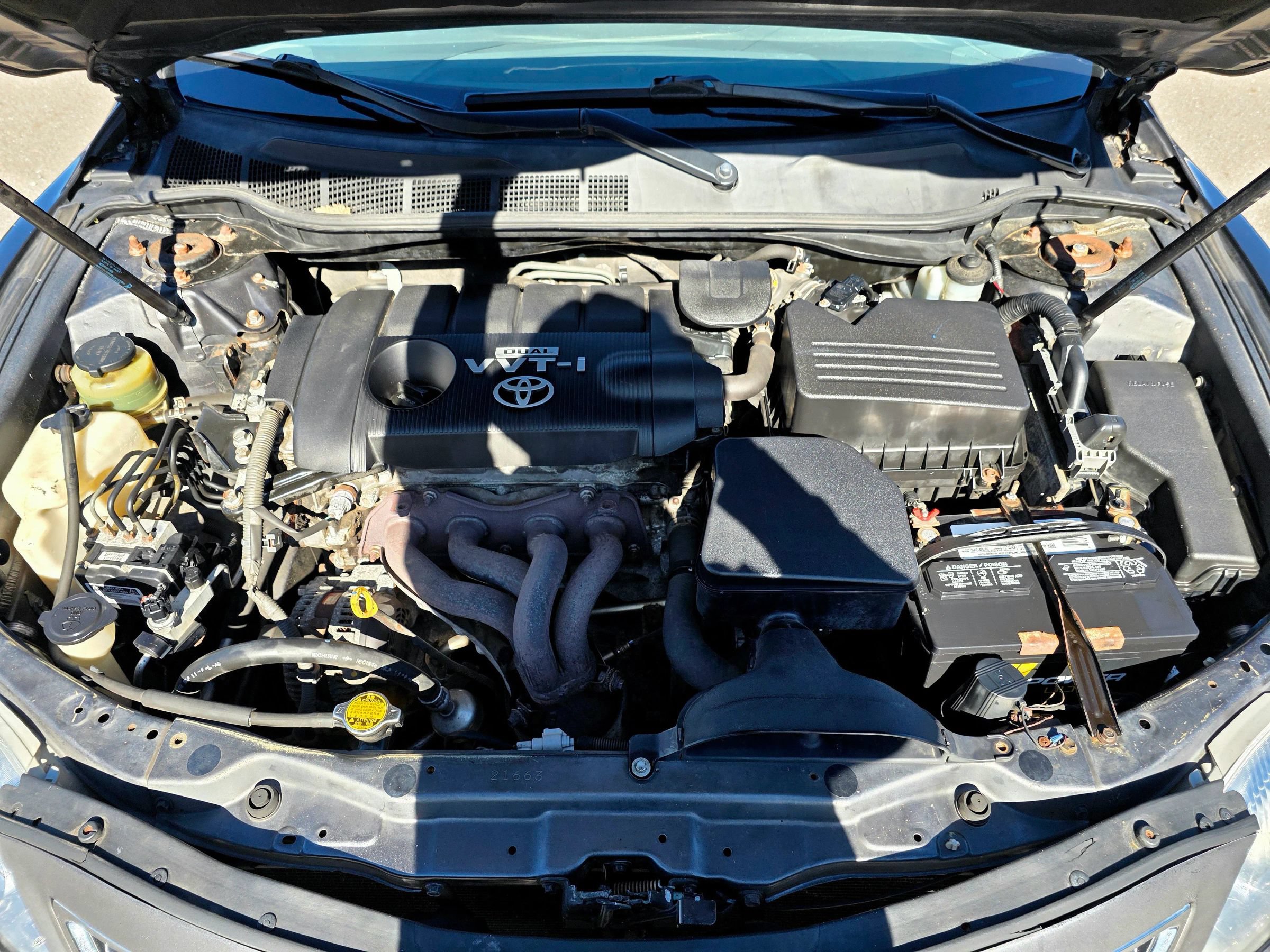 Used 2010 Toyota Camry LE FWD image 33