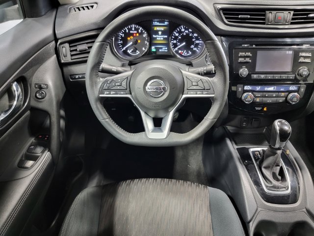Used 2017 Nissan Rogue SV w/ Midnight Edition Package AWD/4WD image 24