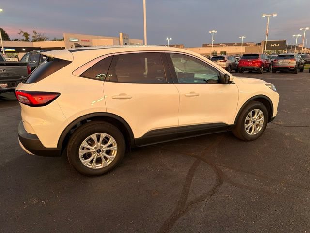 Used 2023 Ford Escape Active w/ Tech Pack #2 AWD/4WD image 11