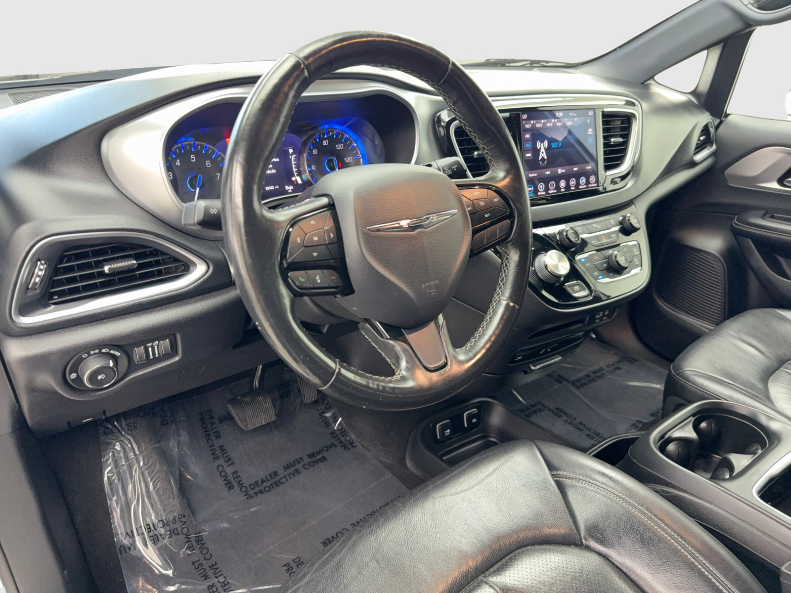 Used 2019 Chrysler Pacifica Touring-L Plus w/ S Appearance Package FWD image 18