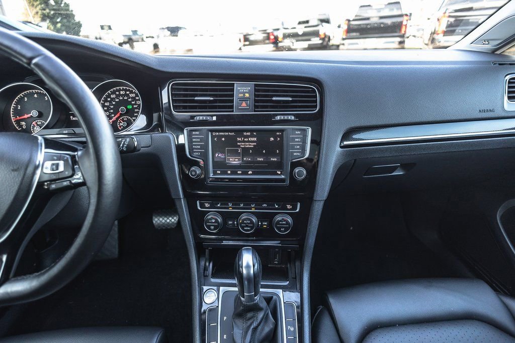 Used 2017 Volkswagen Golf SEL image 26