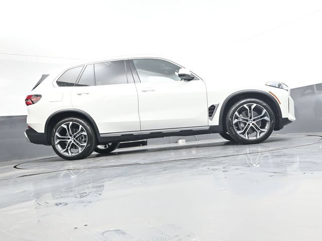 Used 2026 BMW X5 xDrive40i w/ Premium Package AWD/4WD image 31