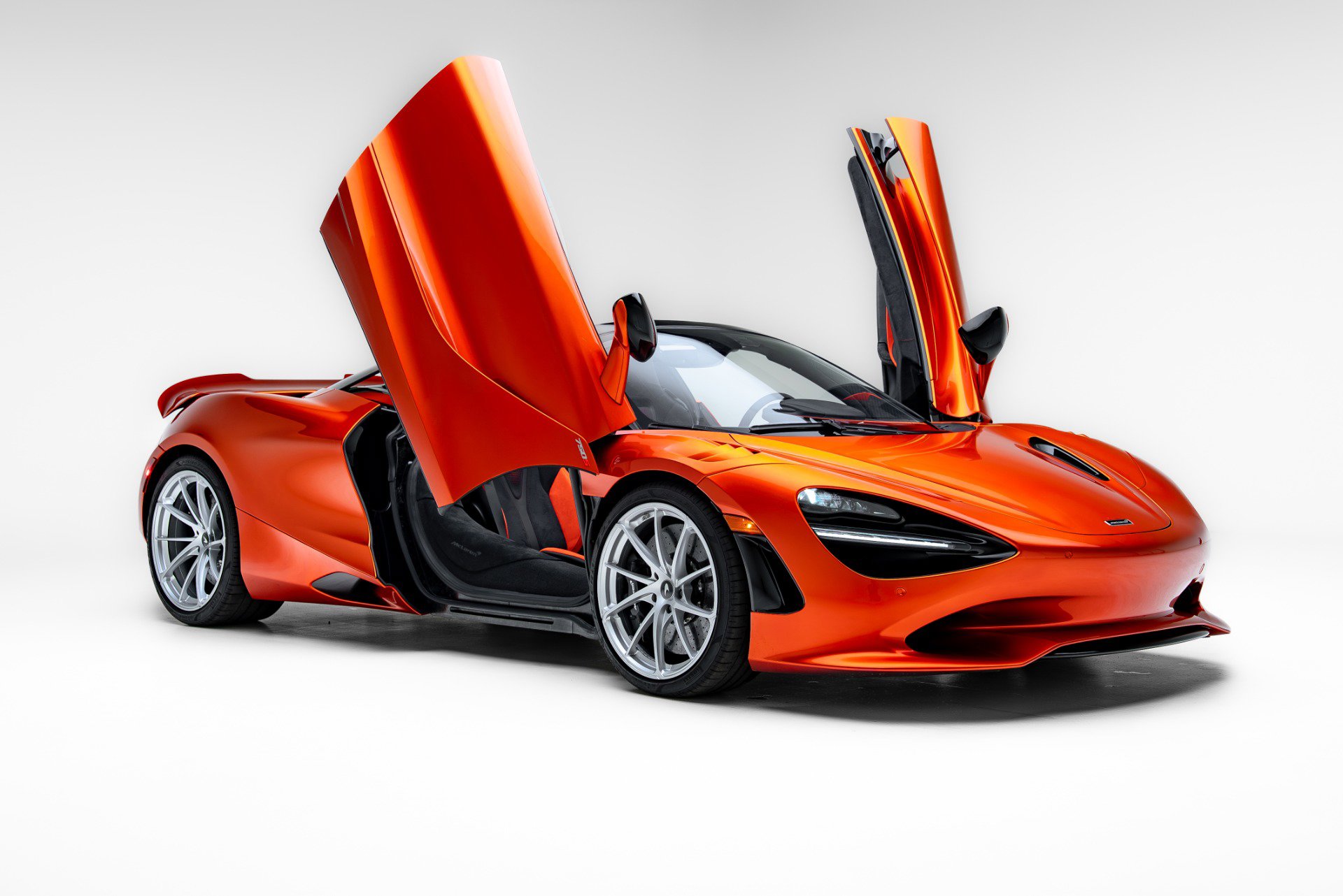 Used 2024 McLaren 750S Spider RWD image 27