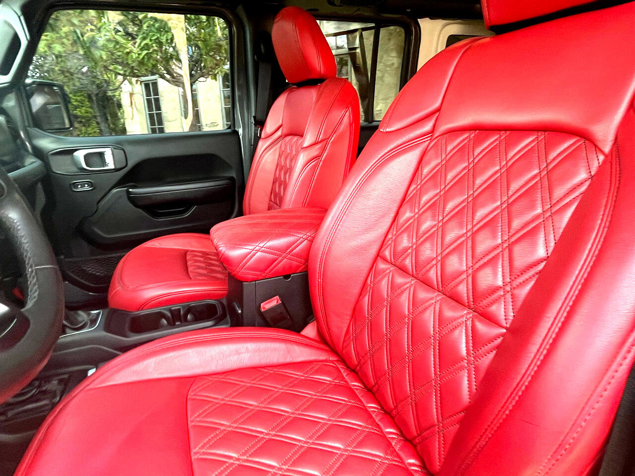 Used 2019 Jeep Wrangler Unlimited Sport S image 32