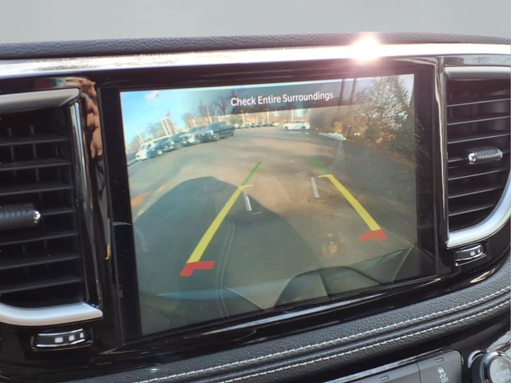 Used 2024 Chrysler Pacifica Limited FWD image 9