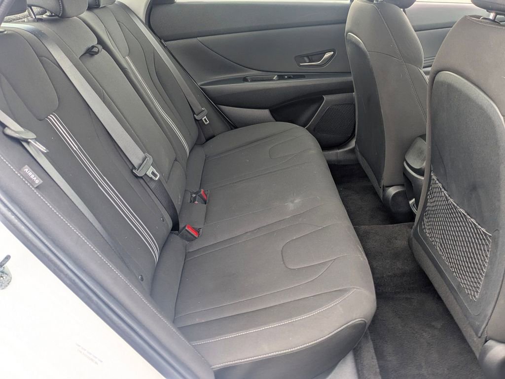Used 2025 Hyundai Elantra SEL FWD image 38