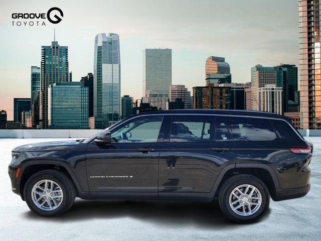 Used 2023 Jeep Grand Cherokee L Laredo AWD/4WD image 2